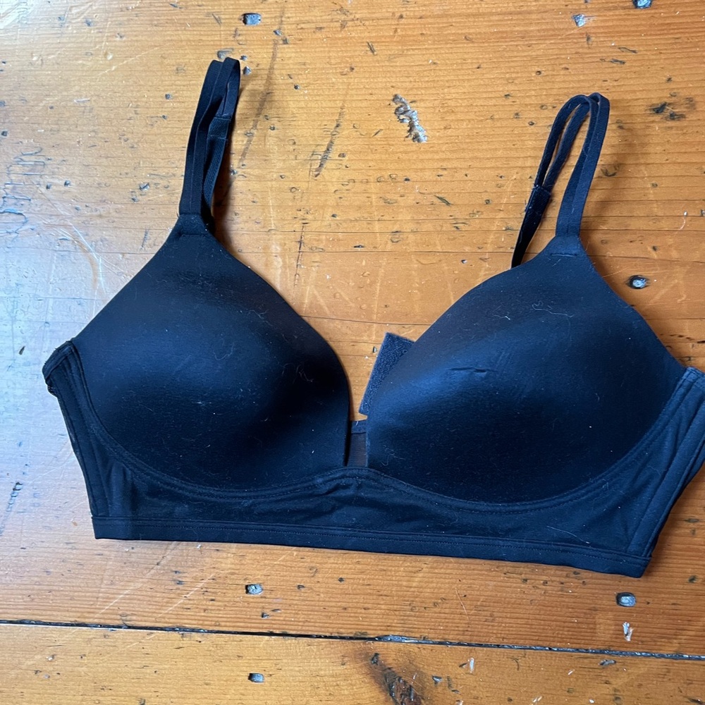 Maidenform 34D wireless mesh back soft cup lined bra